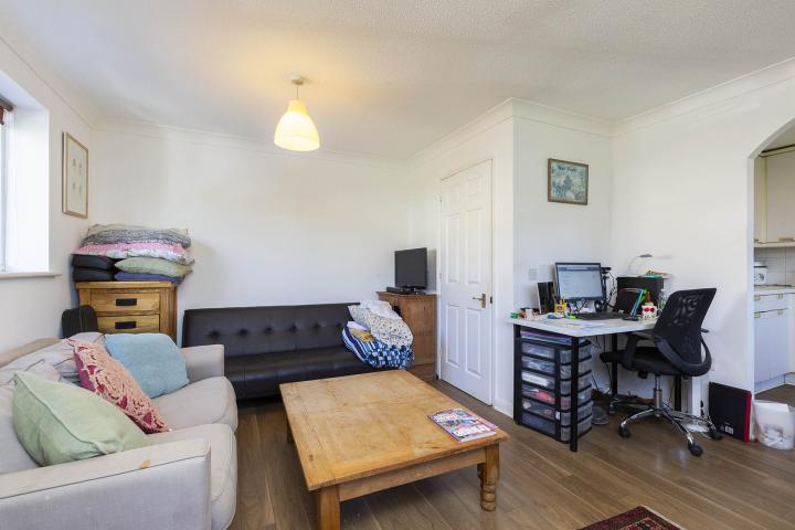 A spacious one double bedroom flat located between Archway and Finsbury Park Cornwallis Square, Archway